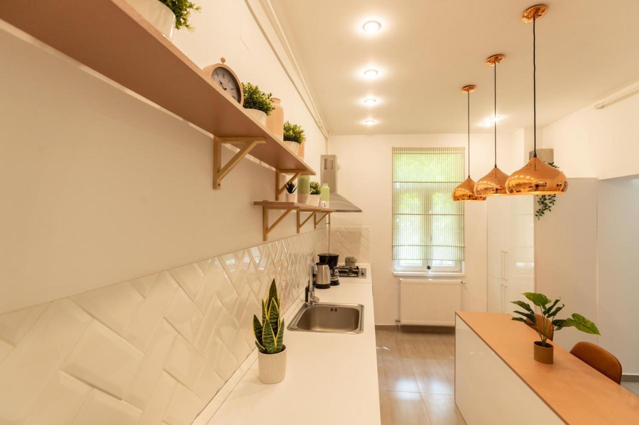 Ideal Stay: Spacious 2Br Apt Near Calea Victoriei Bucarest Exterior foto